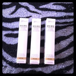 Brand new!! It cosmetics makeup!